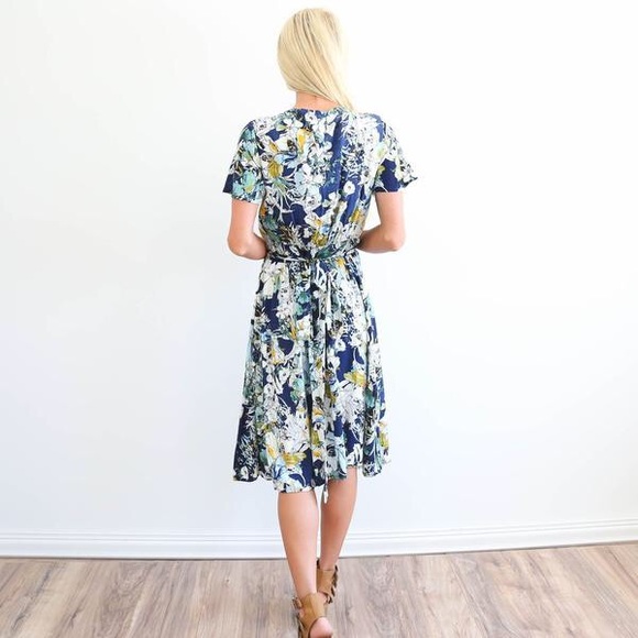 👗 SHORELINE FLORAL DRESS 👗 - Picture 3 of 3